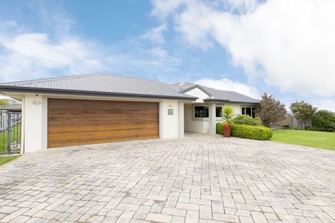 Photo of property in 6 Kea Place, Fitzherbert, Palmerston North, 4410