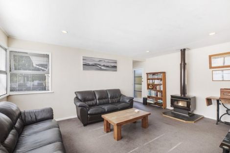 Photo of property in 10 Firle Place, Green Bay, Auckland, 0604
