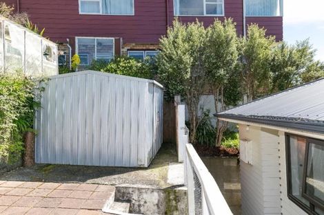 Photo of property in 12 Breton Grove, Kingston, Wellington, 6021