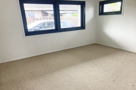 Photo of property in 2/21 Liam Place, Half Moon Bay, Auckland, 2012