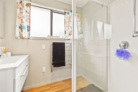 Photo of property in 337 Swanson Road, Ranui, Auckland, 0612