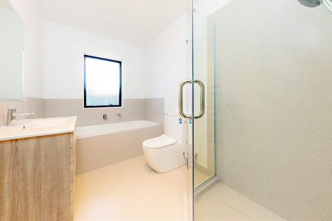 Photo of property in 17 Tuuhura Road, Pukekohe, 2120