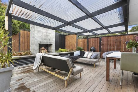 Photo of property in 4 Mariana Place, Glen Eden, Auckland, 0602