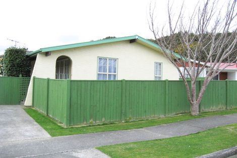 Photo of property in 4 Berkeley Road, Wainuiomata, Lower Hutt, 5014