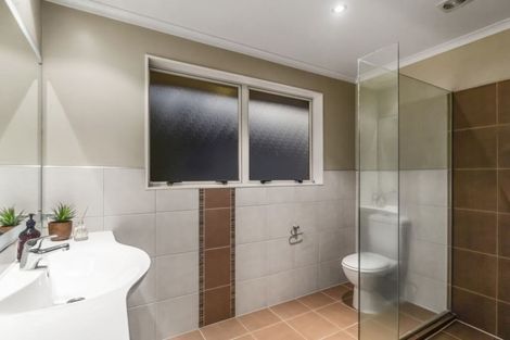 Photo of property in 240 Schnapper Rock Road, Schnapper Rock, Auckland, 0632