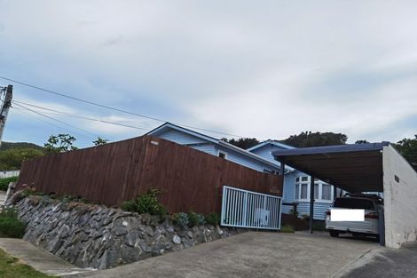 Photo of property in 104 Parkvale Road, Karori, Wellington, 6012