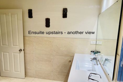 Photo of property in 11 Heidi Crescent, Flat Bush, Auckland, 2016