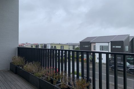 Photo of property in 9/1 Genevieve Lane, Hobsonville, Auckland, 0616