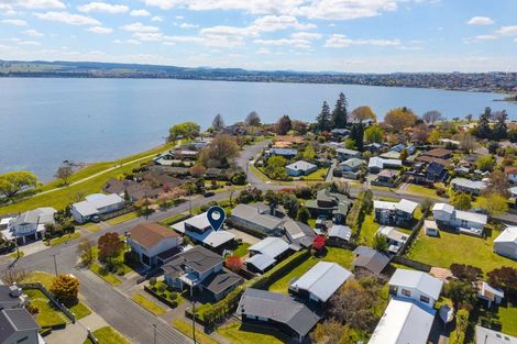 Photo of property in 24 Rainbow Drive, Rainbow Point, Taupo, 3330