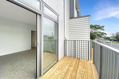 Photo of property in 588d Te Atatu Road, Te Atatu Peninsula, Auckland, 0610