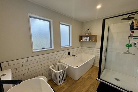 Photo of property in 19 Baillie Crescent, Carterton, 5713