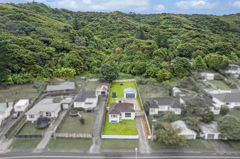 Photo of property in 123 Wellington Road, Wainuiomata, Lower Hutt, 5014