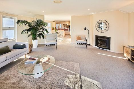 Photo of property in 110 Lyall Parade, Lyall Bay, Wellington, 6022