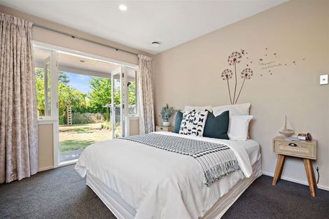 Photo of property in 112 Hamilton Avenue, Ilam, Christchurch, 8041
