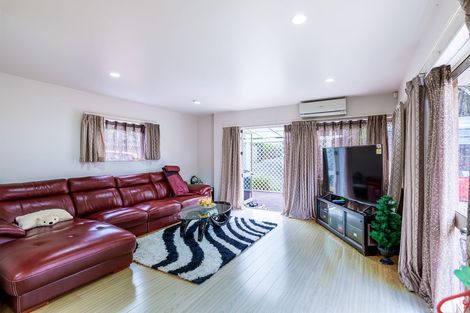 Photo of property in 7 Wattle Street, New Lynn, Auckland, 0600