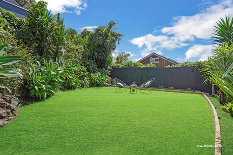 Photo of property in 2 Fairmount Road, Titirangi, Auckland, 0604