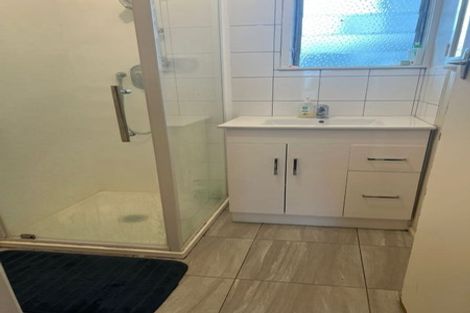 Photo of property in 1/115 Mcleod Road, Te Atatu South, Auckland, 0610