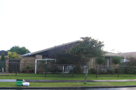 Photo of property in 16 Kenwick Place, Burswood, Auckland, 2013