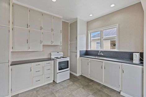 Photo of property in 23 Savage Crescent, West End, Palmerston North, 4412