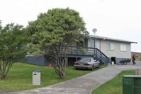 Photo of property in 14 Flaunty Place, West Harbour, Auckland, 0618