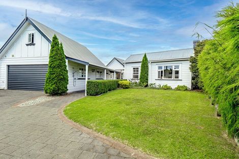 Photo of property in 38 Waiwaka Terrace, Strandon, New Plymouth, 4312