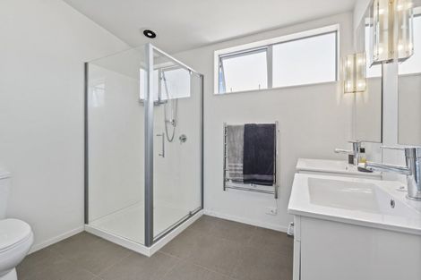 Photo of property in 40a Matakatia Parade, Matakatia, Whangaparaoa, 0930
