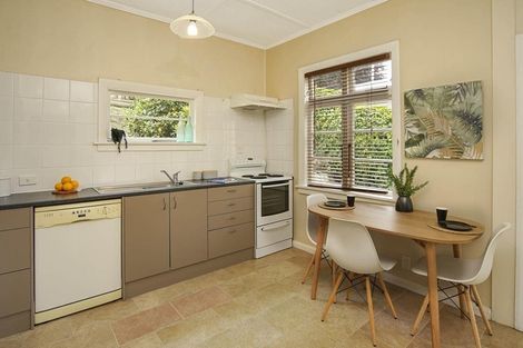Photo of property in 72 Locking Street, Nelson South, Nelson, 7010