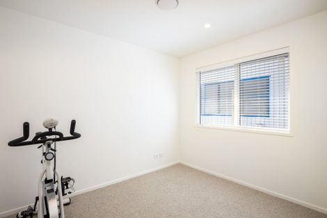 Photo of property in 37 Sycamore Grove, Lower Vogeltown, New Plymouth, 4310