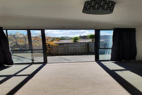 Photo of property in 27 Pahi Place, West Harbour, Auckland, 0618