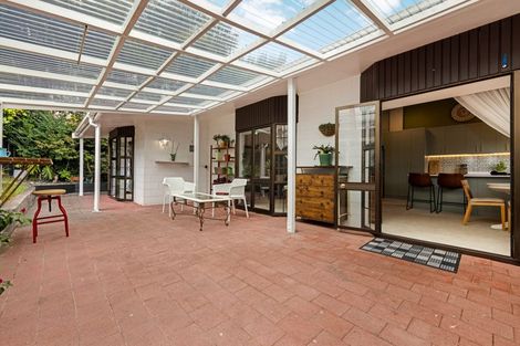 Photo of property in 2/84 West Coast Road, Glen Eden, Auckland, 0602