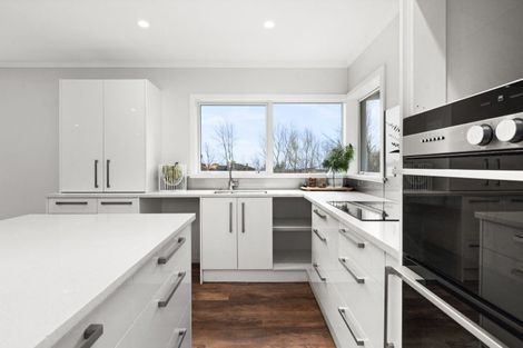 Photo of property in 105 Durham Drive, Havelock North, 4130