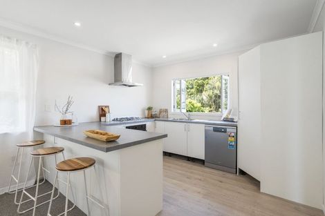 Photo of property in 10 Windy Ridge Road, Glenfield, Auckland, 0629