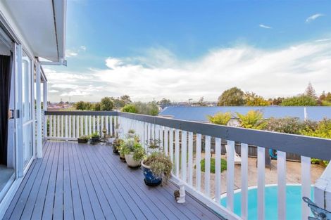 Photo of property in 9 Bodi Place, Te Atatu South, Auckland, 0610