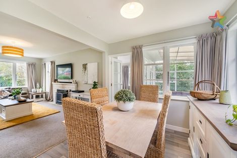 Photo of property in 15 Kennedy Grove, Stokes Valley, Lower Hutt, 5019