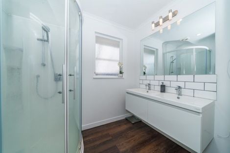 Photo of property in 20 Rhodes Drive, Kelvin Grove, Palmerston North, 4414