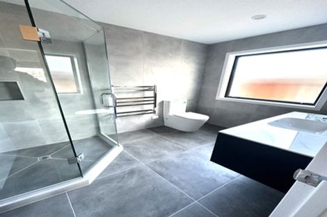 Photo of property in 25a Borrowdace Avenue, Botany Downs, Auckland, 2010