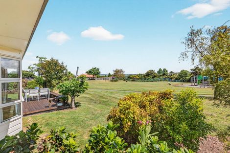 Photo of property in 2/35 Fairview Terrace, Waipahihi, Taupo, 3330