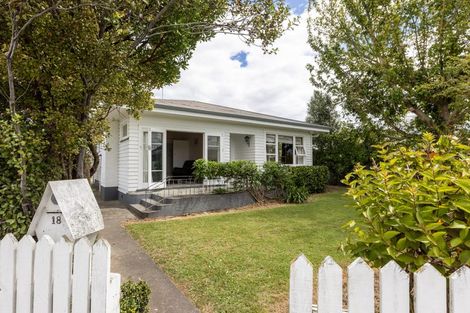 Photo of property in 18 Avenue Road, Greenmeadows, Napier, 4112