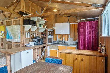 Photo of property in 11 James Street, Waikawa Beach, Manakau, 5573