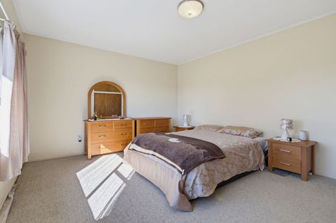 Photo of property in 5 Conifer Lane, Mangere Bridge, Auckland, 2022