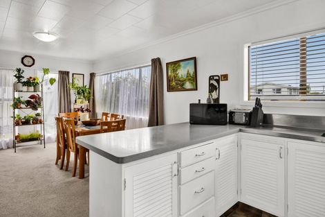 Photo of property in 31 Kamahi Avenue, Hawera, 4610