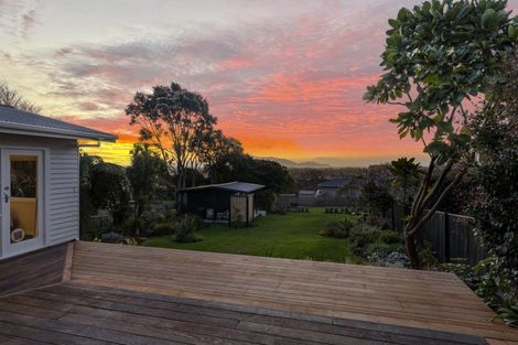 Photo of property in 50 Winara Avenue, Waikanae, 5036