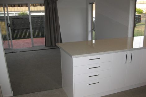 Photo of property in 2/17 Omana Road, Milford, Auckland, 0620