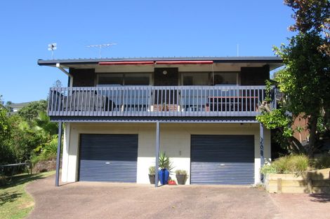 Photo of property in 64 Newhaven Terrace, Mairangi Bay, Auckland, 0630