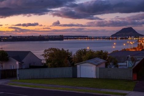 Photo of property in 1 Edgecumbe Road, Tauranga, 3110