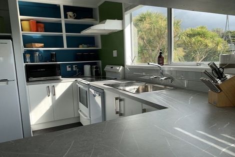 Photo of property in 10 Konini Crescent, Waikanae Beach, Waikanae, 5036