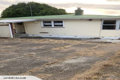 Photo of property in 92 Te Atatu Road, Te Atatu South, Auckland, 0610