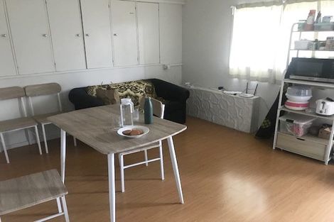 Photo of property in 1/23 Woodcote Drive, Glenfield, Auckland, 0629