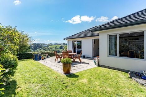 Photo of property in 19 Tongariro Drive, Aotea, Porirua, 5024