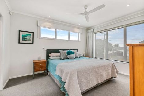 Photo of property in 1b Evans Road, Papamoa Beach, Papamoa, 3118